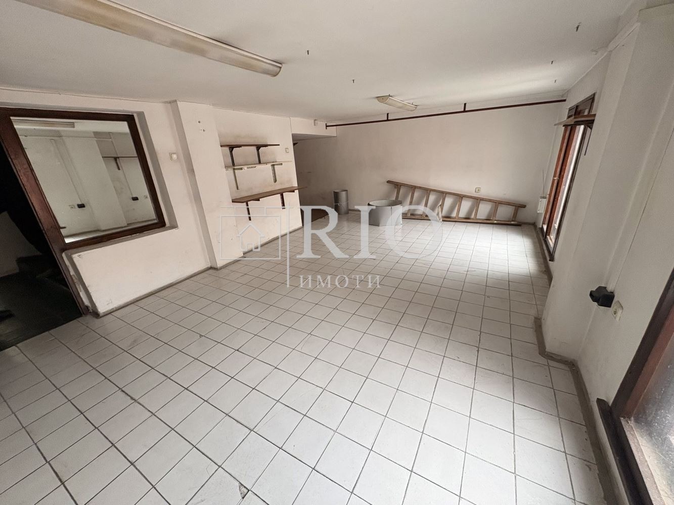 Дава под наем МАГАЗИН, гр. Пловдив, Център, снимка 12 - Магазини - 54107107