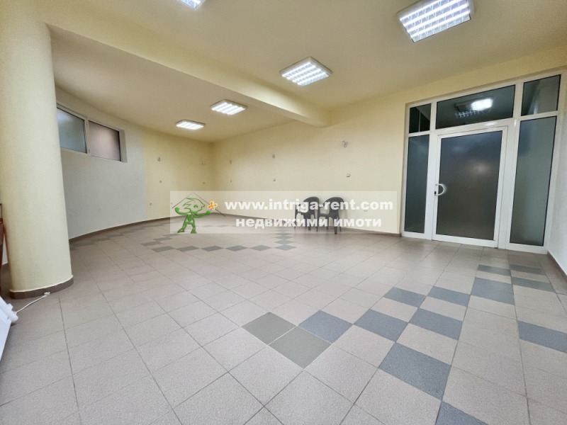 Дава под Наем МАГАЗИН в град Хасково, Дружба 1 - 72 кв.м / 300 € » 586.75 лв., ИНТРИГА ООД