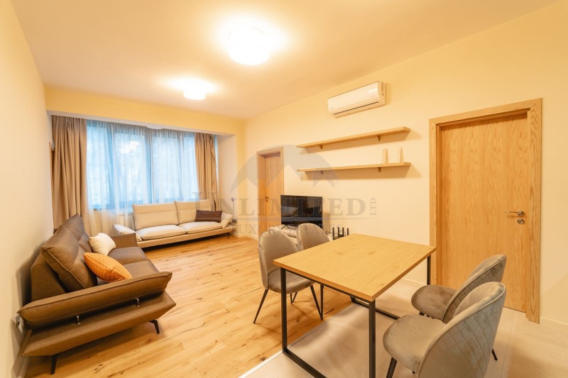 A louer  3 chambres Sofia , Doktorski pametnik , 95 m² | 89433908