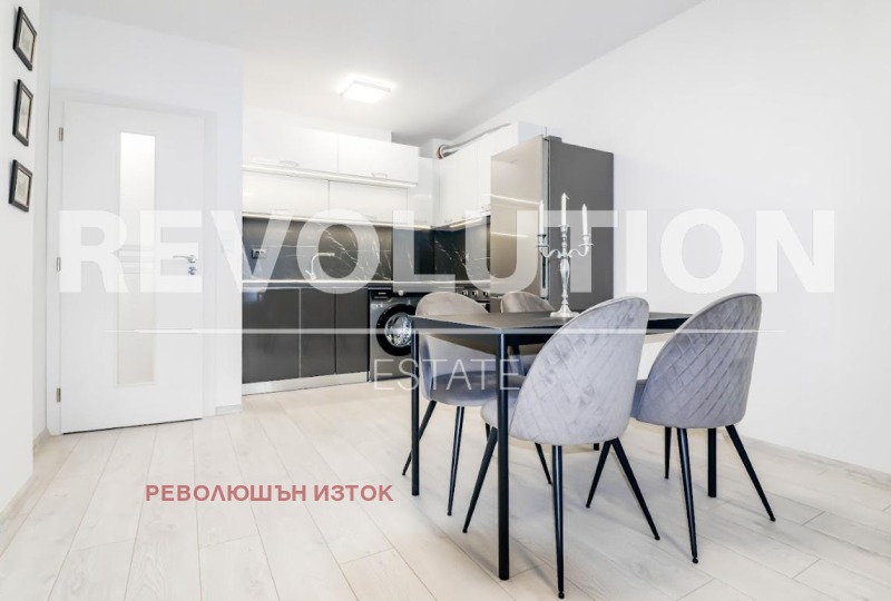 Para alugar  1 quarto Varna , Kolhozen pazar , 70 m² | 88641926