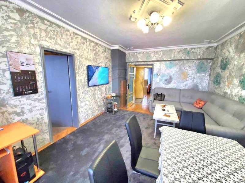 Zu vermieten  2 Schlafzimmer Warna , Zawod Druschba , 85 qm | 23177795