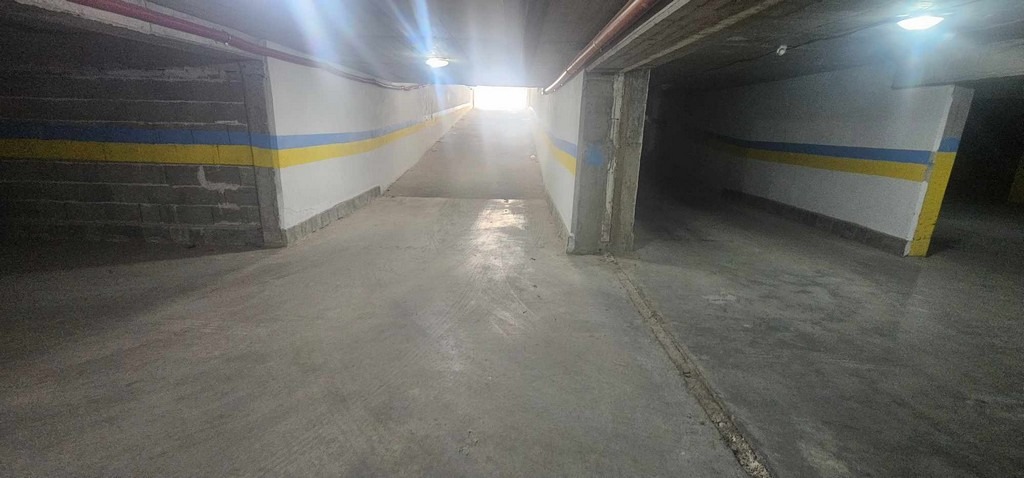 Дава под наем ГАРАЖ, ПАРКОМЯСТО, гр. Кърджали, Възрожденци, снимка 2 - Гаражи и паркоместа - 47478526