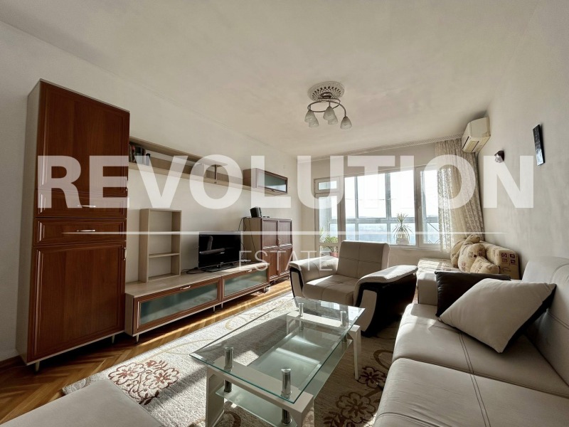 Da affittare  3 camere da letto Varna , Hristo Botev , 105 mq | 24670862
