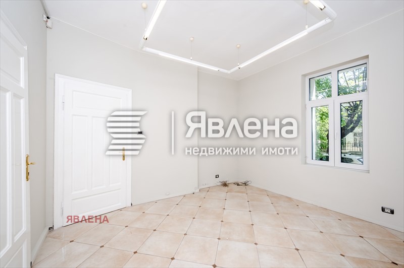 Издаје се  Канцеларија Софија , Центар , 120 м2 | 41017413