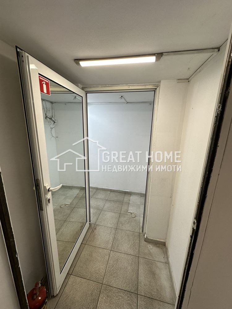 Дава под наем МАГАЗИН, гр. Търговище, Център, снимка 6 - Магазини - 53782901