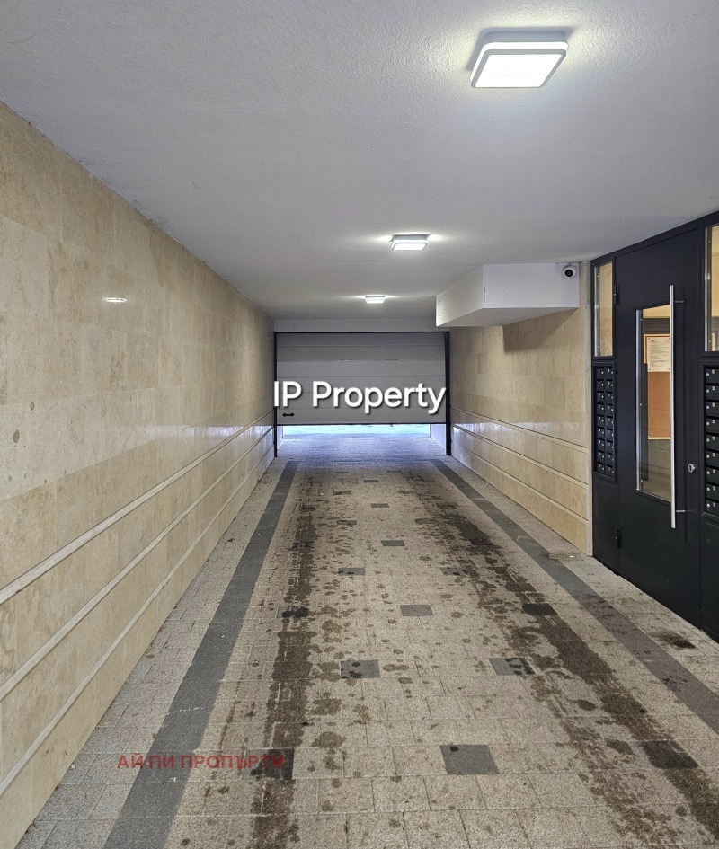 Te huur  Garage Sofia , Zona B-19 , 22 m² | 64907122 - afbeelding [4]