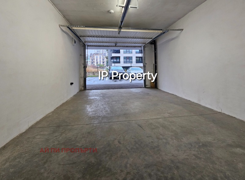 Te huur  Garage Sofia , Zona B-19 , 22 m² | 64907122 - afbeelding [3]