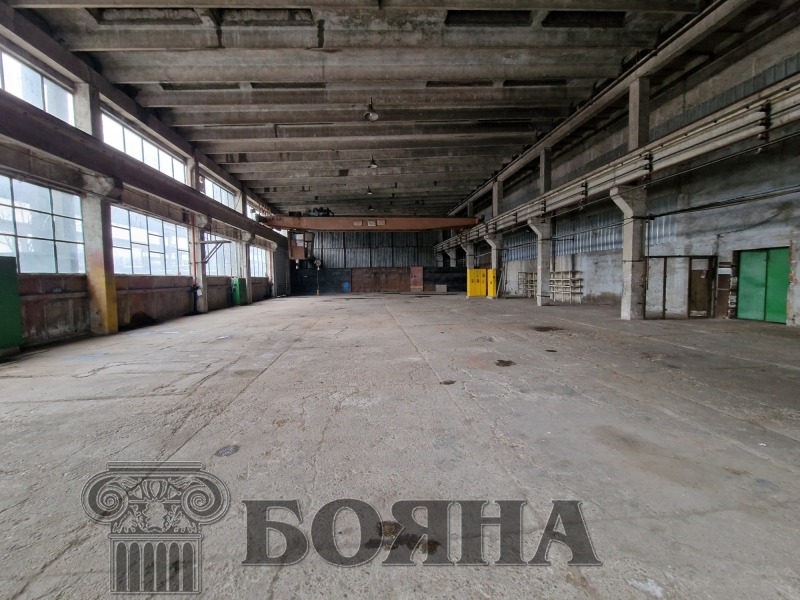 Дава под Наем ПРОМ. ПОМЕЩЕНИЕ в град Русе, Промишлена зона - Изток - 1620 кв.м / 3 727.32 € » 7 290 лв., ИМОТИ БОЯНА