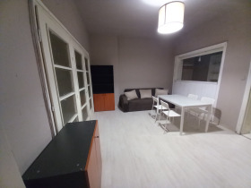 3+ slaapkamer Tsentar, Sofia 1