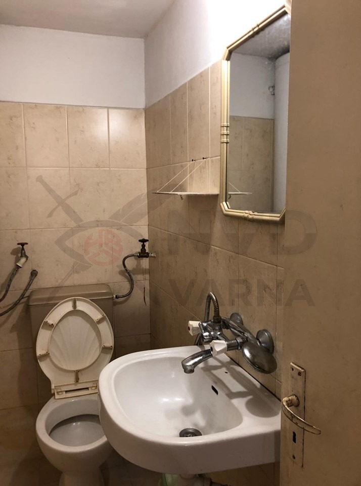 Дава под наем КЪЩА, гр. Варна, Погреби, снимка 3 - Къщи - 54883362