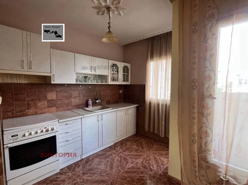 De inchiriat  1 dormitor Pazardjic , Țentâr , 75 mp | 30185442 - imagine [3]