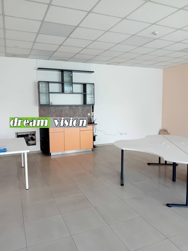 Издаје се  Схоп Софија , Полигона , 114 м2 | 20430488