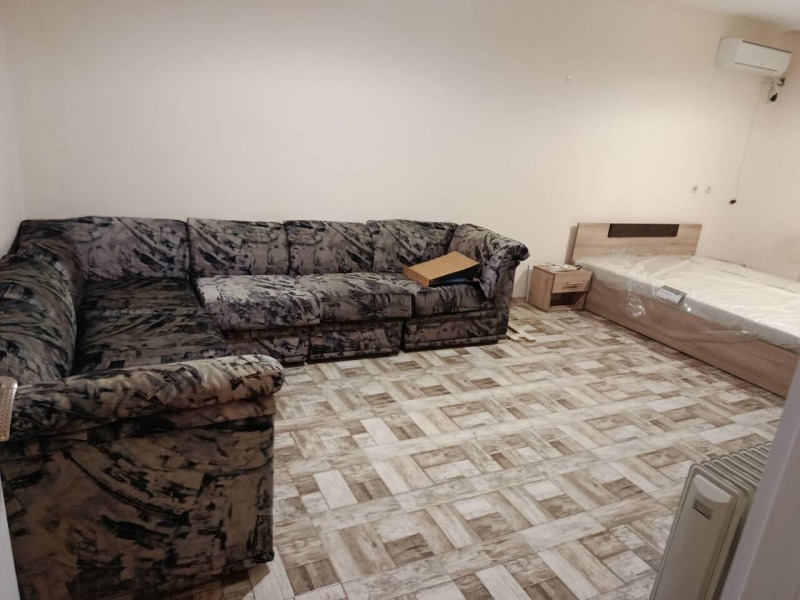 De inchiriat  1 dormitor Burgas , Meden rudnic - zona V , 70 mp | 40536120 - imagine [2]