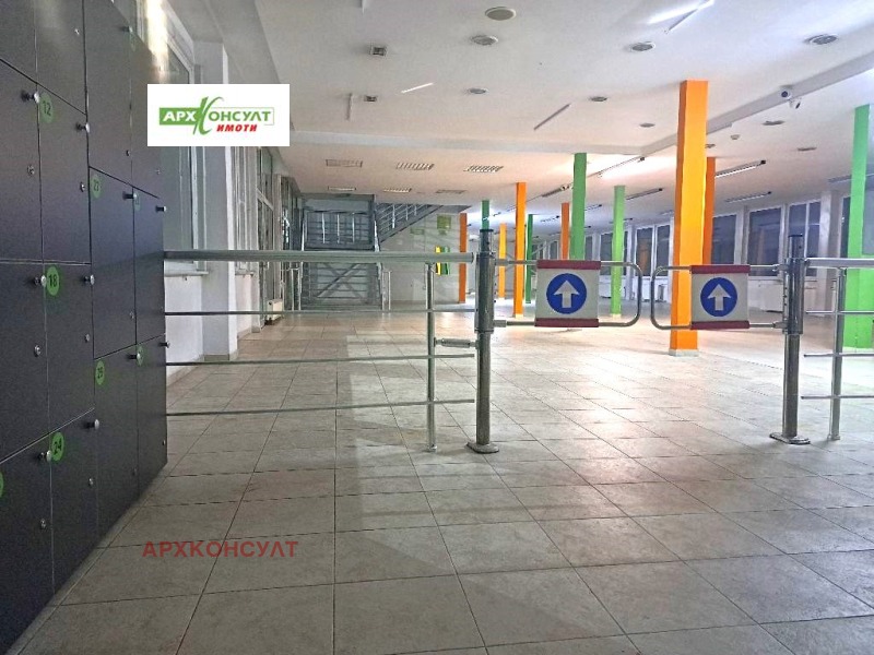 Дава под наем МАГАЗИН, гр. София, Център