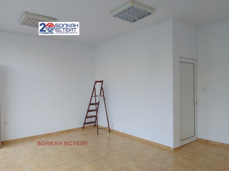 Дава под наем МАГАЗИН, гр. Велико Търново, Колю Фичето, снимка 3 - Магазини - 53736484