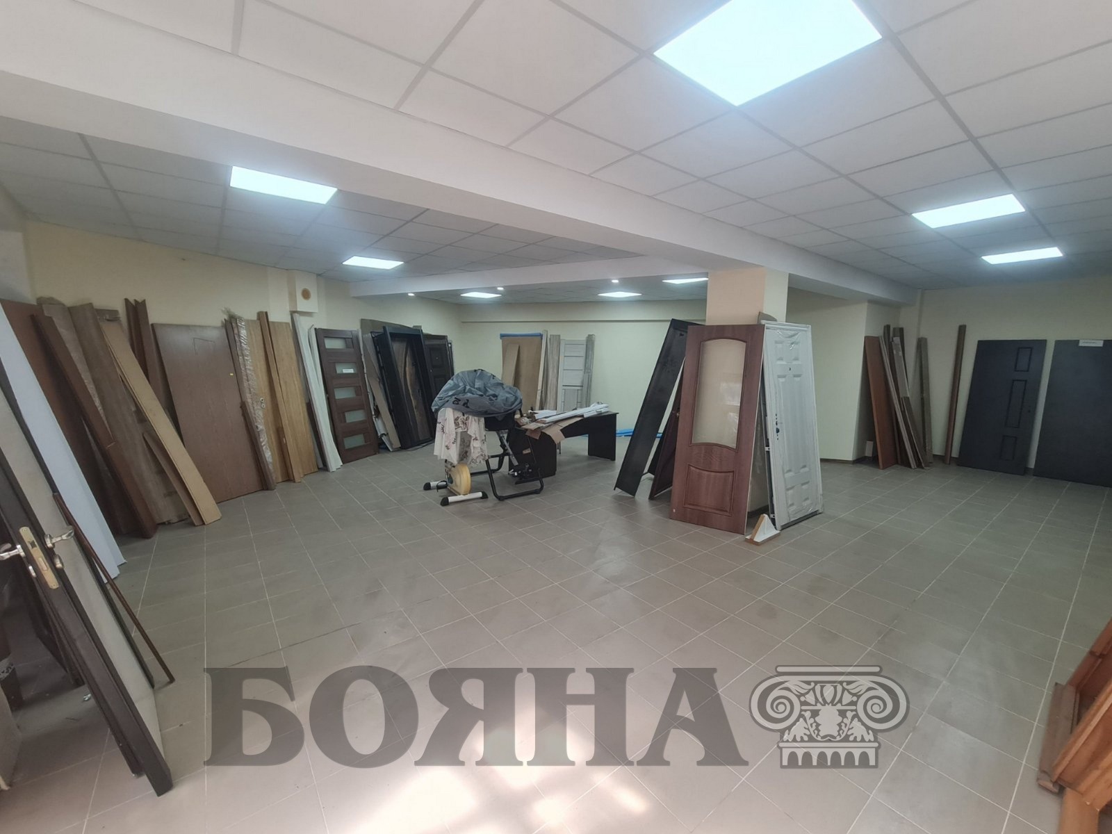 Дава под наем МАГАЗИН, гр. Русе, Център, снимка 2 - Магазини - 56021486