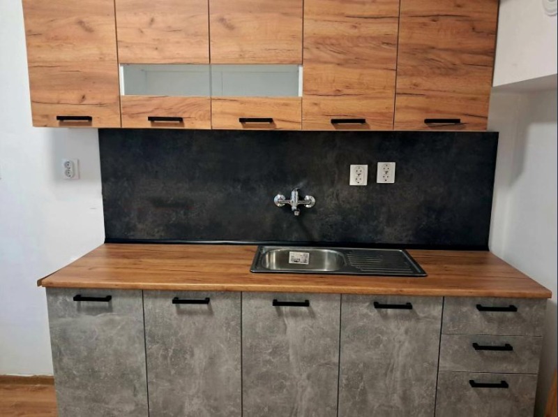 Дава под нем  3-стаен, град София, Иван Вазов •  750 € • ID 77139248 — holmes.bg - [1] 