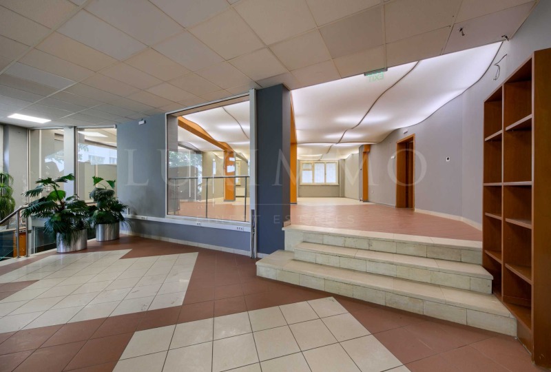 В оренду  Офіс София , Стрелбище , 556 кв.м | 69153702