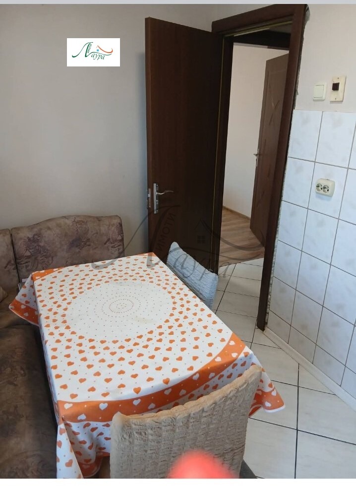 Дава под наем 2-СТАЕН, гр. Шумен, Тракия, снимка 11 - Апартаменти - 55933220
