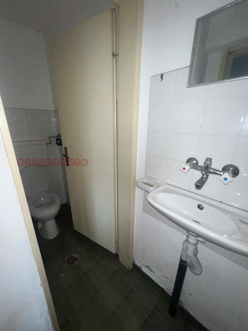 Дава под наем ПРОМ. ПОМЕЩЕНИЕ, гр. Габрово, Хаджицонев мост, снимка 5 - Производствени сгради - 52848581