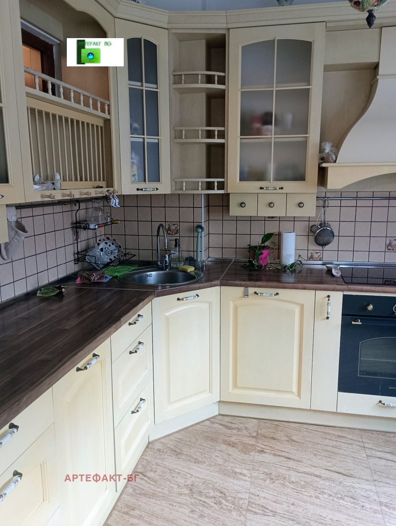 Zu vermieten  2 Schlafzimmer Sofia , Zentar , 100 qm | 19103115 - Bild [5]