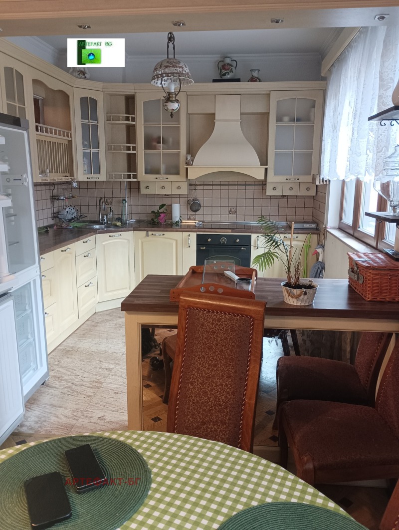 Zu vermieten  2 Schlafzimmer Sofia , Zentar , 100 qm | 19103115 - Bild [10]