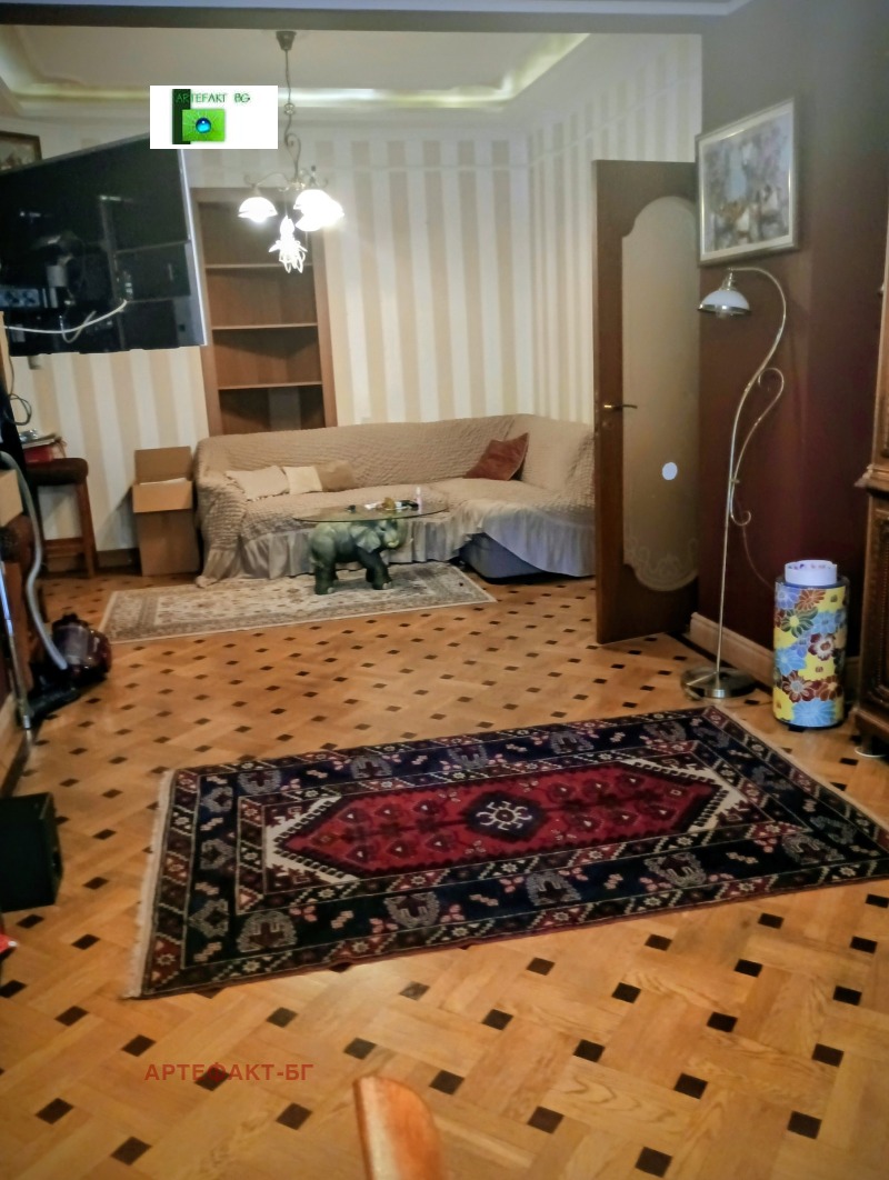 Zu vermieten  2 Schlafzimmer Sofia , Zentar , 100 qm | 19103115 - Bild [15]