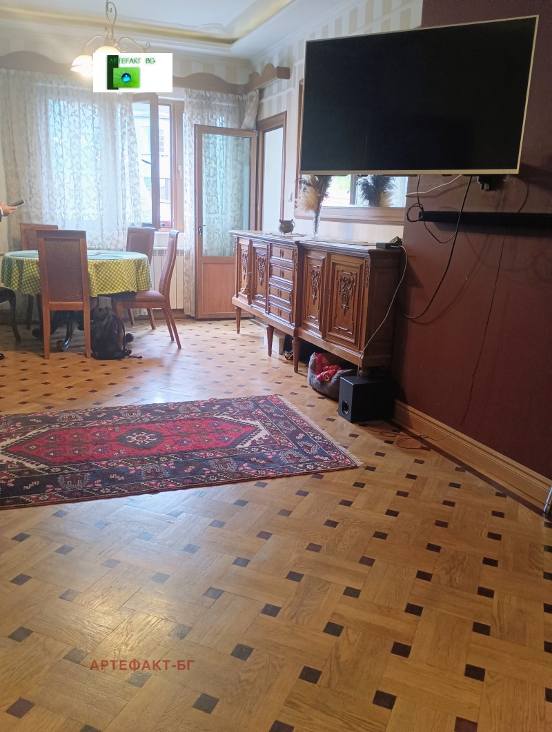 Zu vermieten  2 Schlafzimmer Sofia , Zentar , 100 qm | 19103115 - Bild [14]