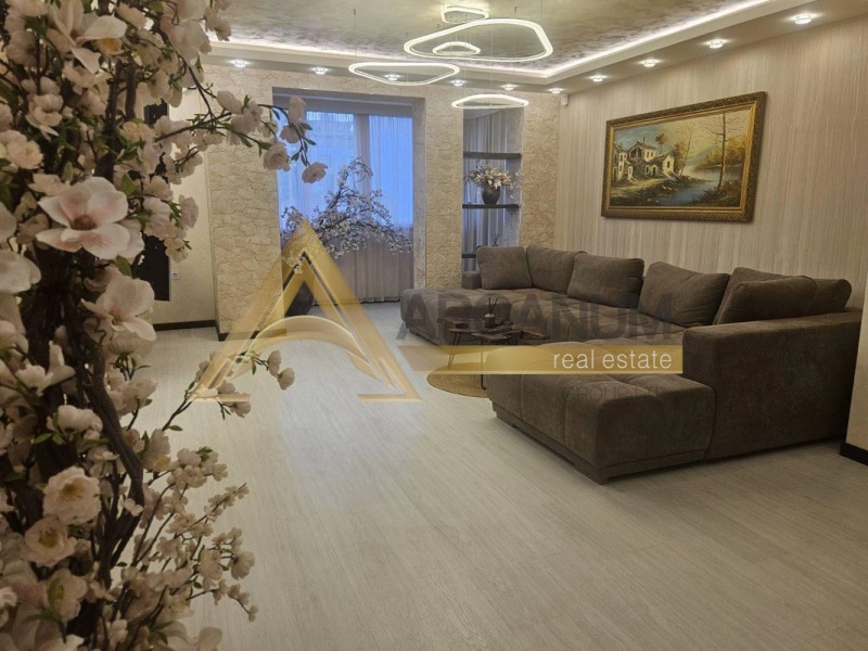 Дава под Наем 3-СТАЕН в град Варна, Център - 100 кв.м / 1 600 € » 3 129.33 лв., АРКАНУМ ГРУП
