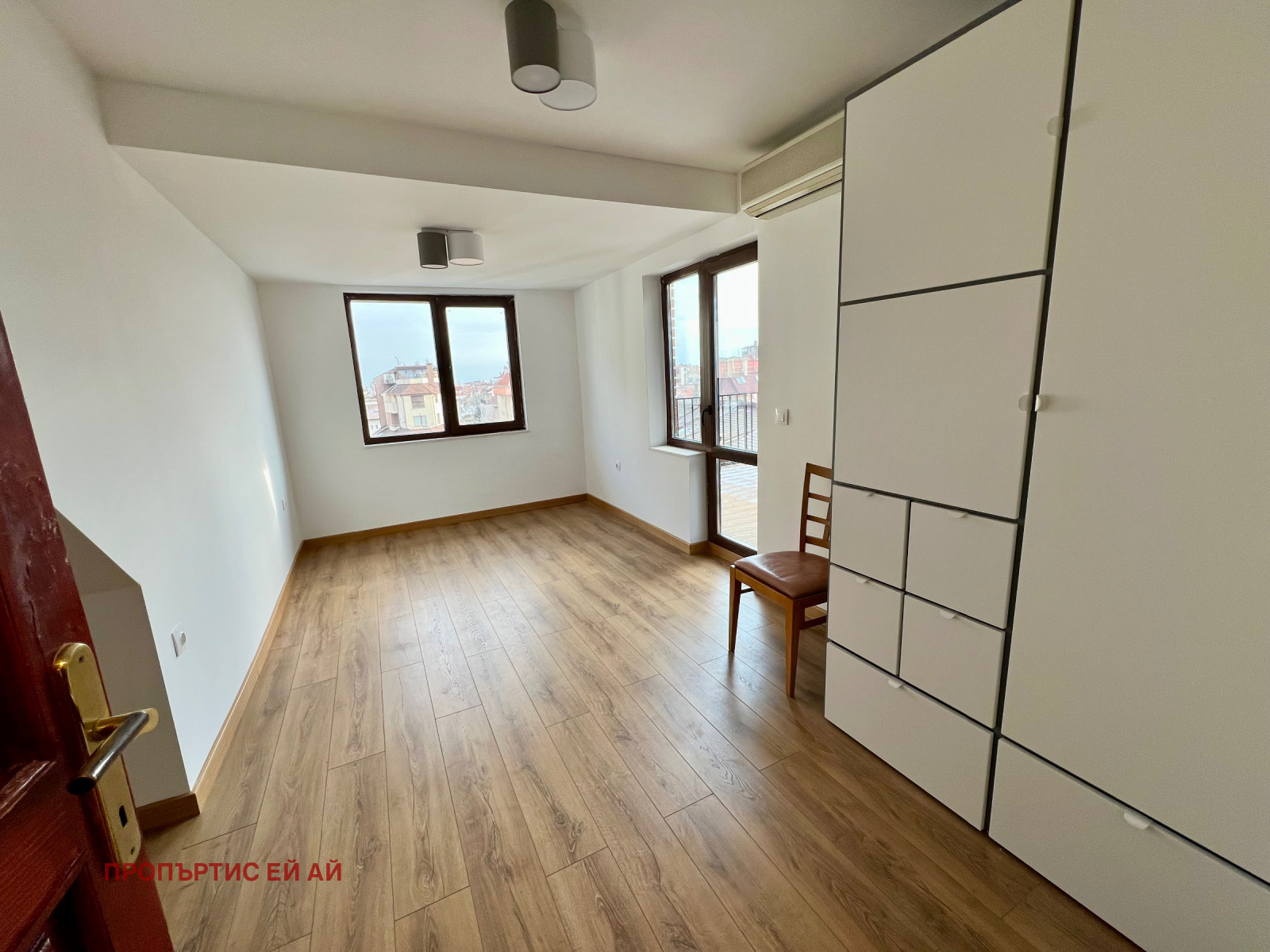 Дава под наем 4-СТАЕН, гр. София, Редута, снимка 8 - Апартаменти - 54132005