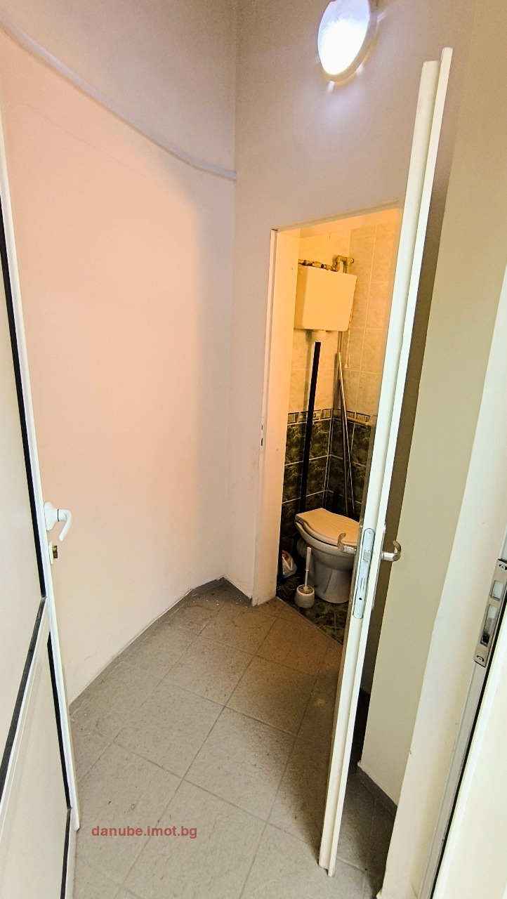 Дава под наем МАГАЗИН, гр. Русе, Център, снимка 3 - Магазини - 53608772