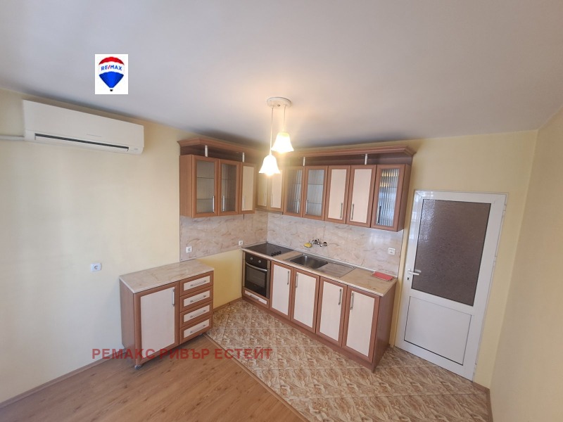 В оренду  2 спальні Русе , Хъшове , 100 кв.м | 90740148