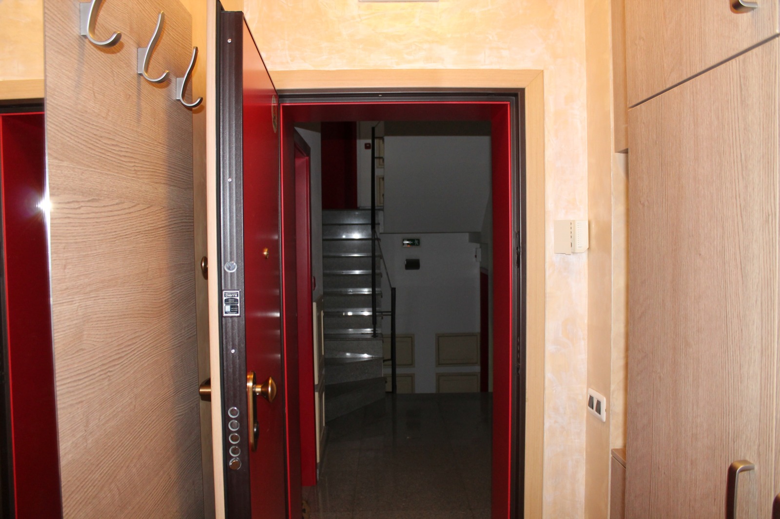 Дава под наем 2-СТАЕН, гр. София, Оборище, снимка 15 - Апартаменти - 54636853