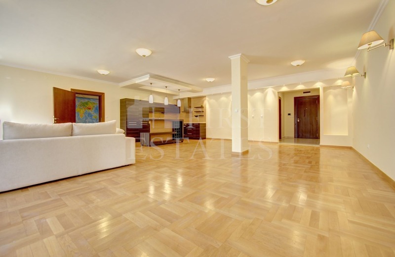 A louer  2 chambres Sofia , Iztok , 170 m² | 51917019 - image [3]