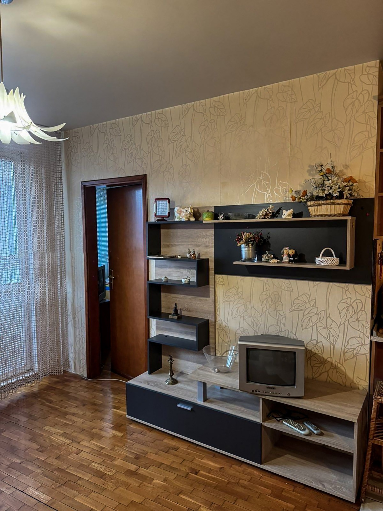 Дава под наем 2-СТАЕН, гр. София, Белите брези, снимка 2 - Апартаменти - 53913476