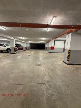 ГАРАЖ, ПАРКОМЯСТО, 30 m2
