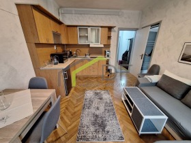 2-стаен град Варна, Гръцка махала