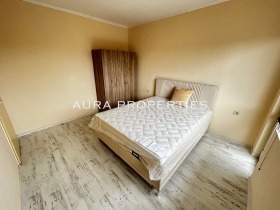 1 chambre Tsentar, Razgrad 4