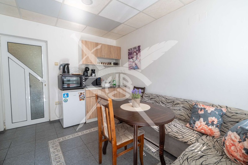 Дава под Наем 2-СТАЕН в град Варна, Гръцка махала - 50 кв.м / 500 € » 977.92 лв., ЕКС НВД ООД