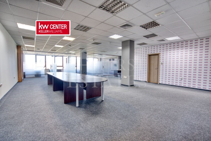 Дава под Наем ОФИС в град София, Студентски град - 217 кв.м / 1 957 € » 3 827.56 лв., КЕЛЪР УИЛЯМС ЦЕНТЪР