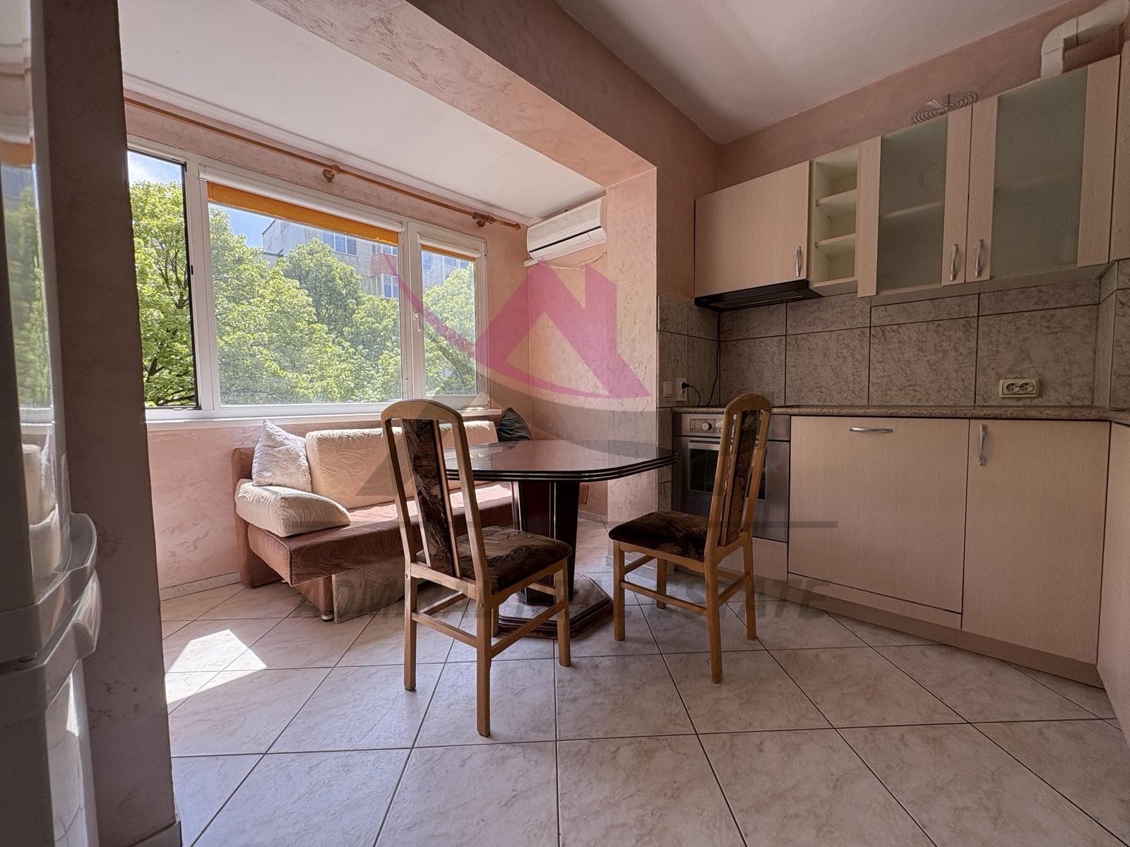 Дава под наем 2-СТАЕН, гр. Варна, Левски 1, снимка 2 - Апартаменти - 54225995