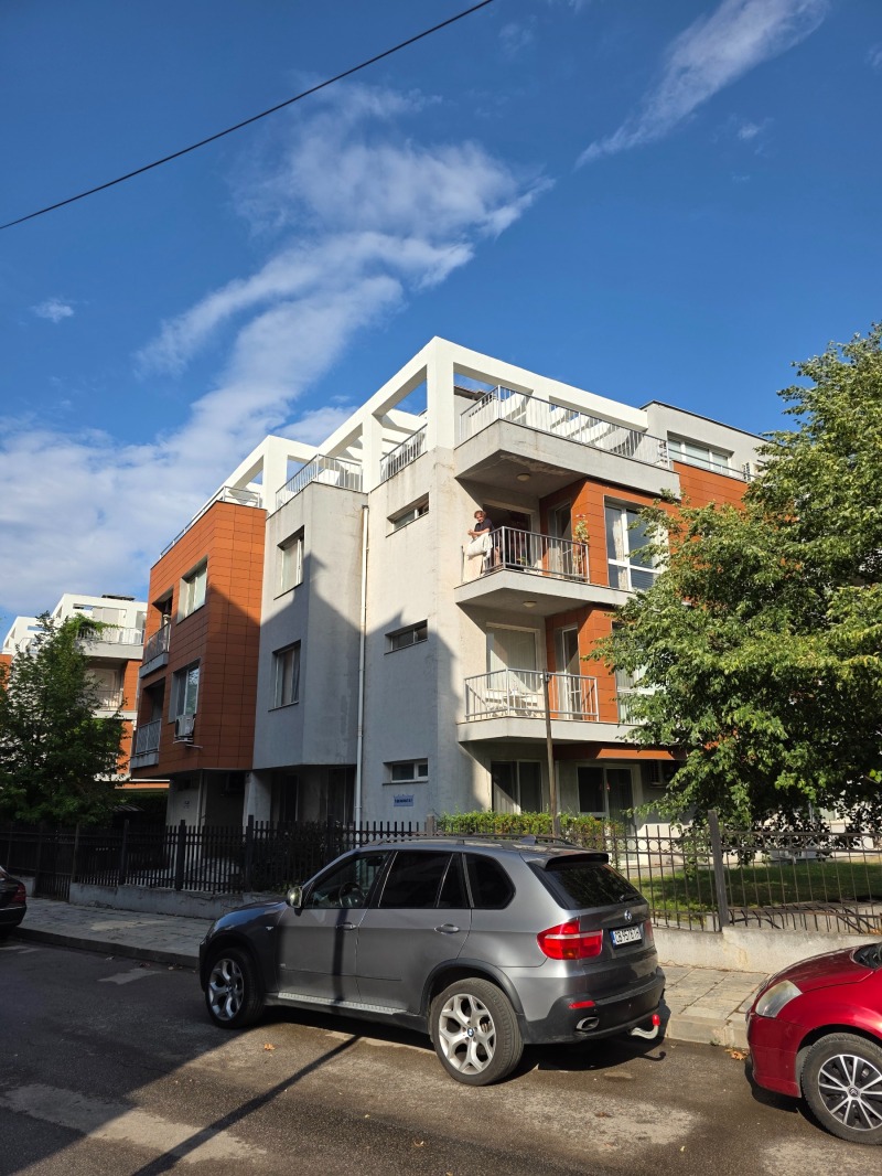 De inchiriat  1 dormitor Sofia , Studentsci grad , 140 mp | 92031088