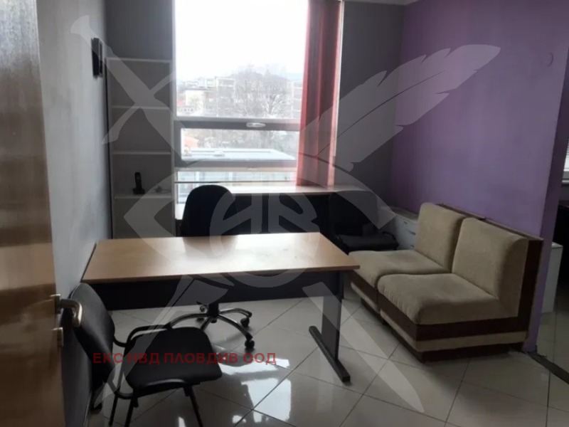Дава под Наем ОФИС в град Пловдив, Център - 70 кв.м / 500 € » 977.92 лв., ЕКС НВД ПЛОВДИВ ООД