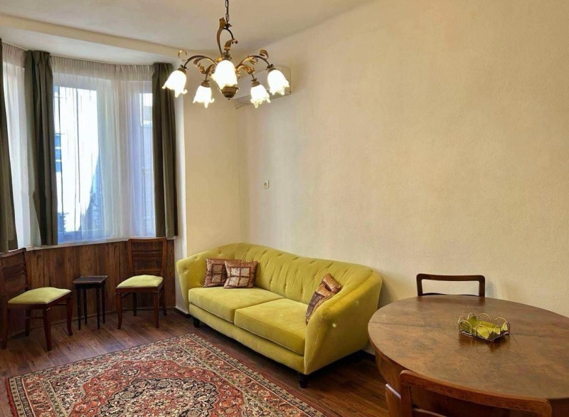 Para alugar  1 quarto Sofia , Centar , 80 m² | 60295228