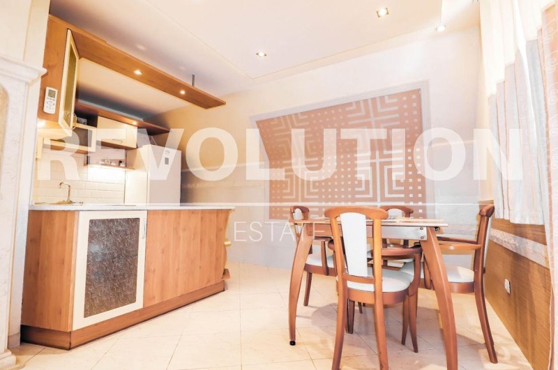 Под наем 3-СТАЕН, град Варна, Център • 900 € / 1760.25 лв. • 89025191 1