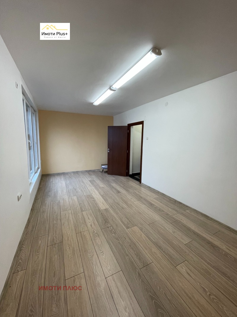 Дава под наем ОФИС, гр. Шумен, Център, снимка 3 - Офиси - 53370998