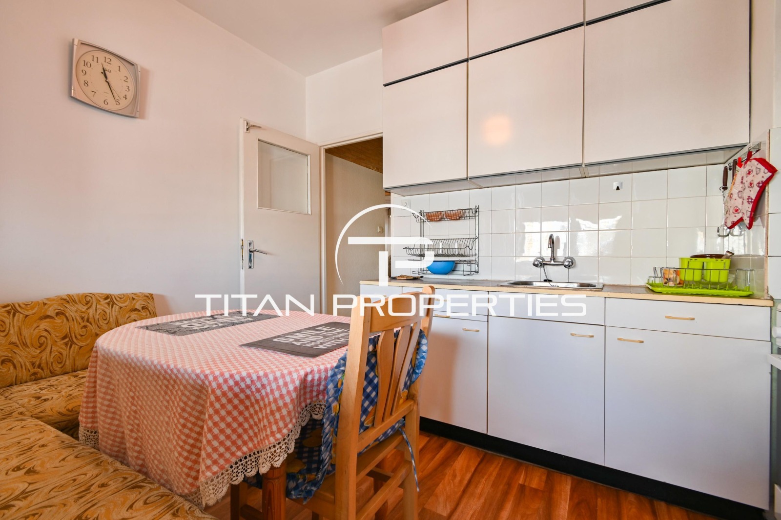 Дава под наем 3-СТАЕН, гр. София, Света Троица, снимка 5 - Апартаменти - 53677600