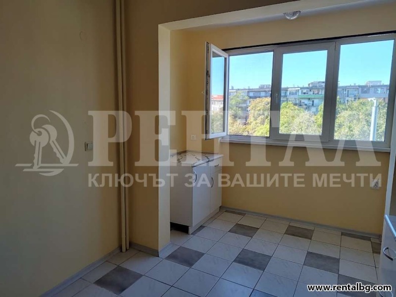 En renta  1 dormitorio Plovdiv , Tsentar , 75 metros cuadrados | 59891817 - imagen [2]