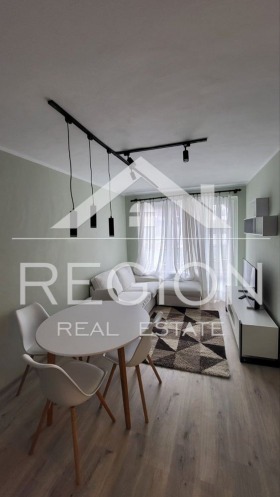 1 Schlafzimmer Ljatno kino Trakija, Warna