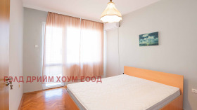 3 makuuhuonetta Tsentar, Burgas 8